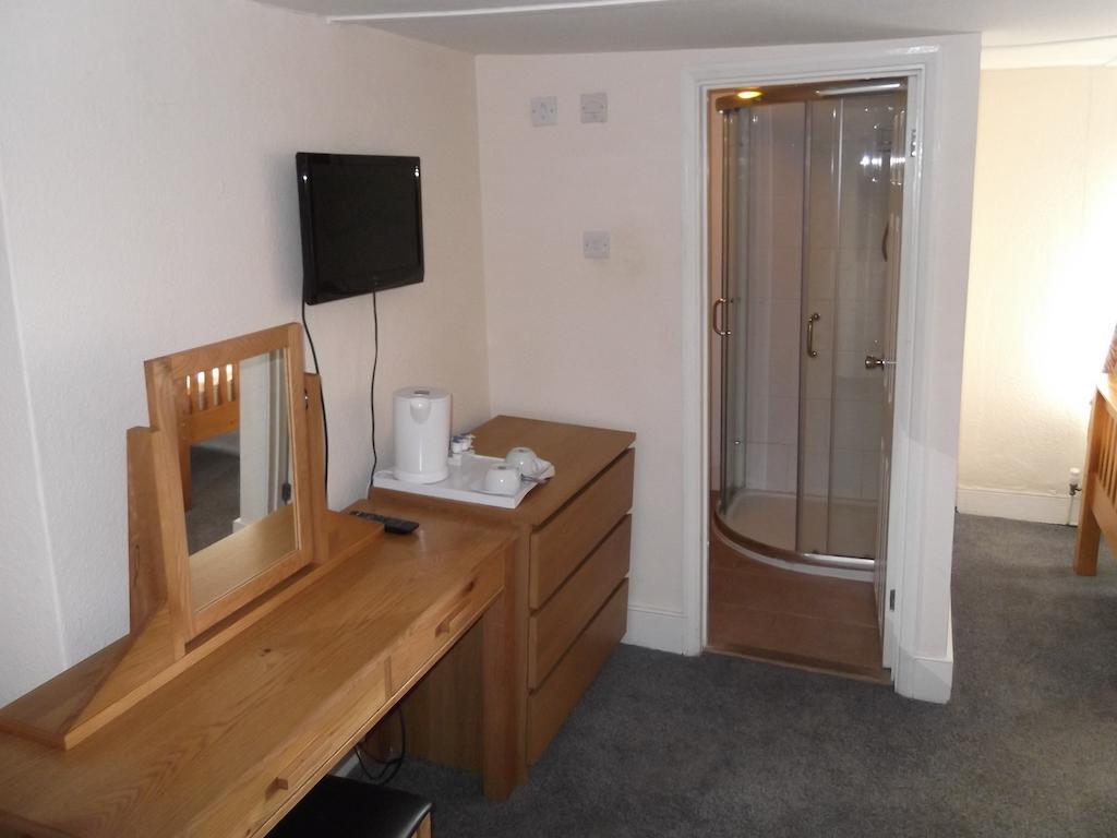 The Plough Bicester Room photo